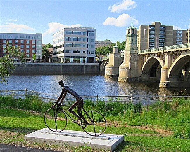 Building Photo - 111 Summer St