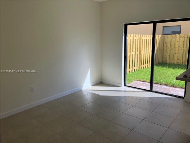 Building Photo - 105 SE 33rd Terrace