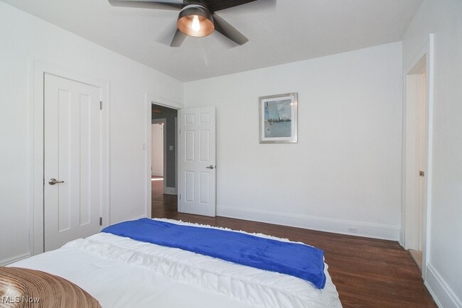 Building Photo - 2537 S Taylor Rd