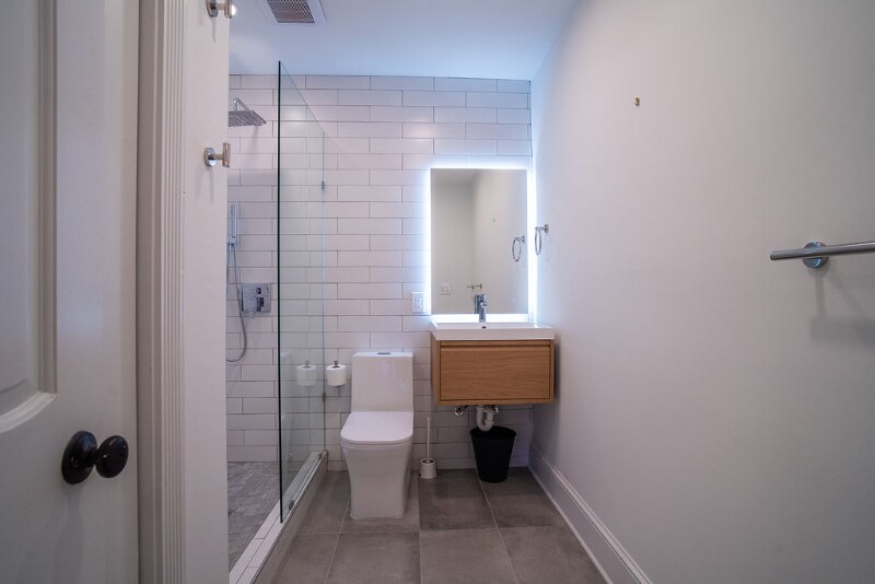 Building Photo - 789 Lake Ave NE