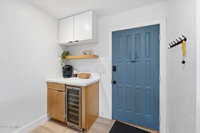 Building Photo - 8649 E Royal Palm Rd