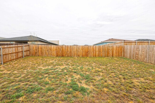 Building Photo - 1025 La Muralla St