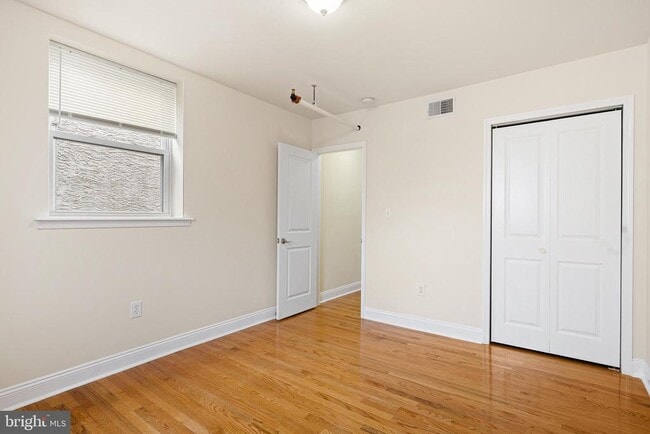 Building Photo - 1542 Passyunk Ave