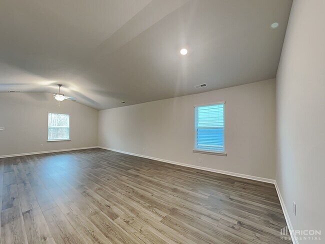 Building Photo - 127 Harvest Cir