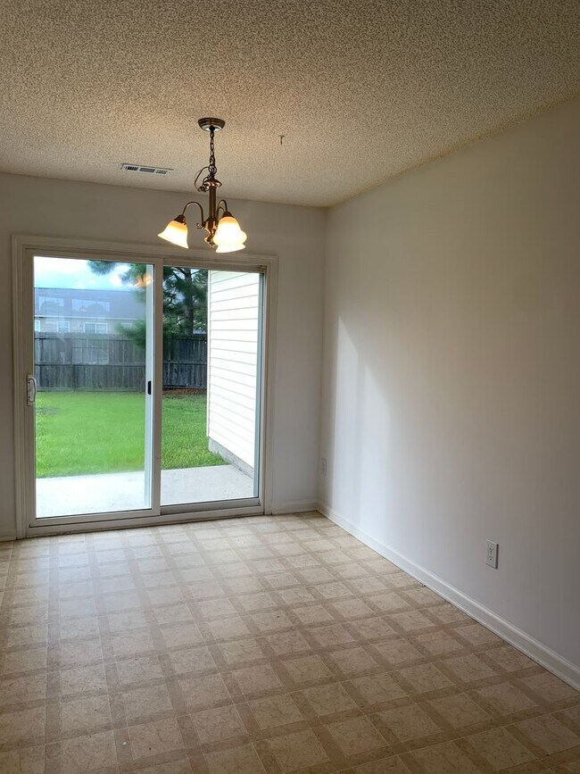 Building Photo - 6943 Newbury Way