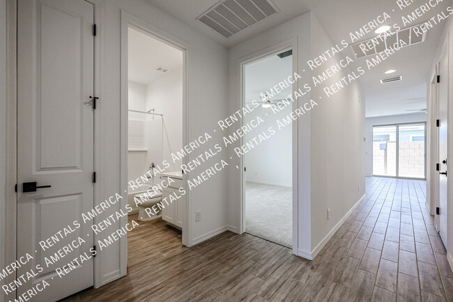 Building Photo - 4841 S Carver-