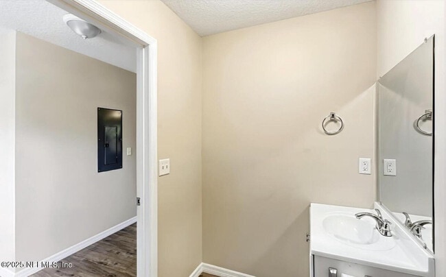 Building Photo - 1428 Barnett St