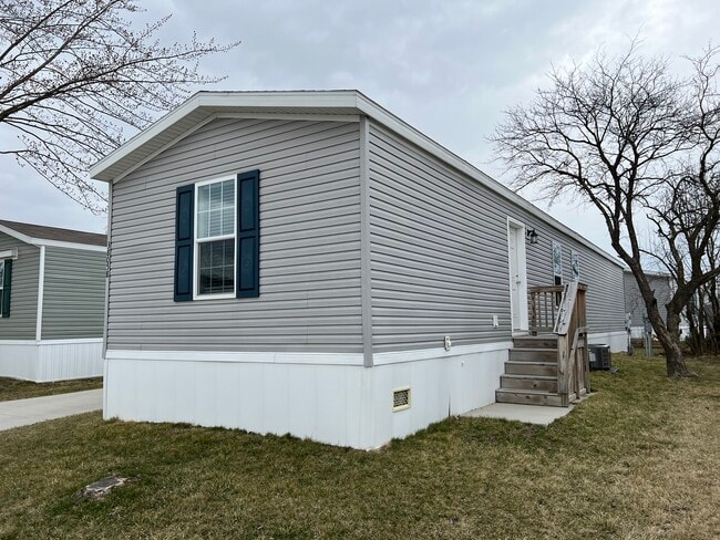 Building Photo - 38058 Pardo Dr