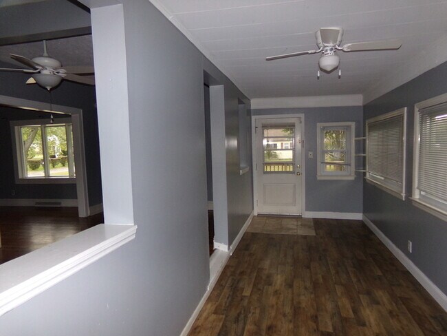 Building Photo - Corner Lot Cape Cod!