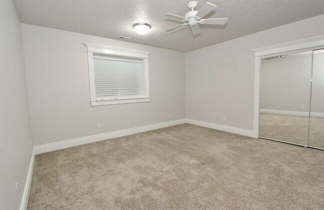 Building Photo - Immaculate & Captivating Home in Lexington Hills