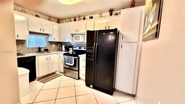 Building Photo - 8961 S Hollybrook Blvd
