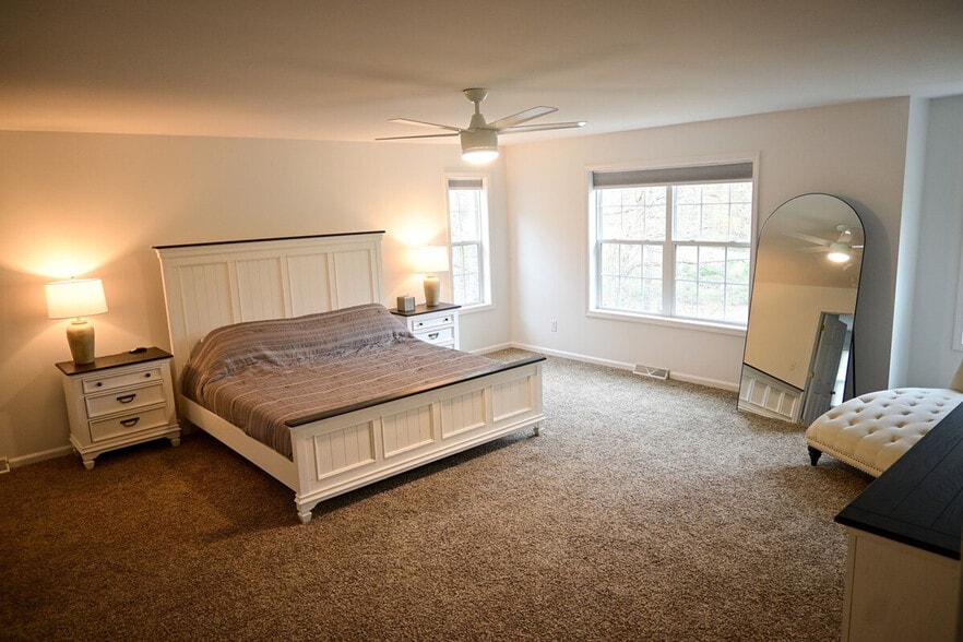 Building Photo - 184 Ruggles Rd