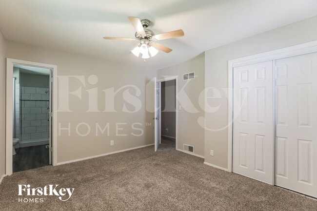 Building Photo - 11806 E 62nd Terrace