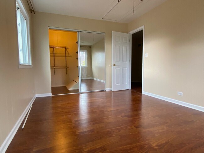 Building Photo - 333 Regatta Point