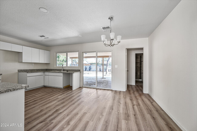 Building Photo - 3001 W Muriel Dr
