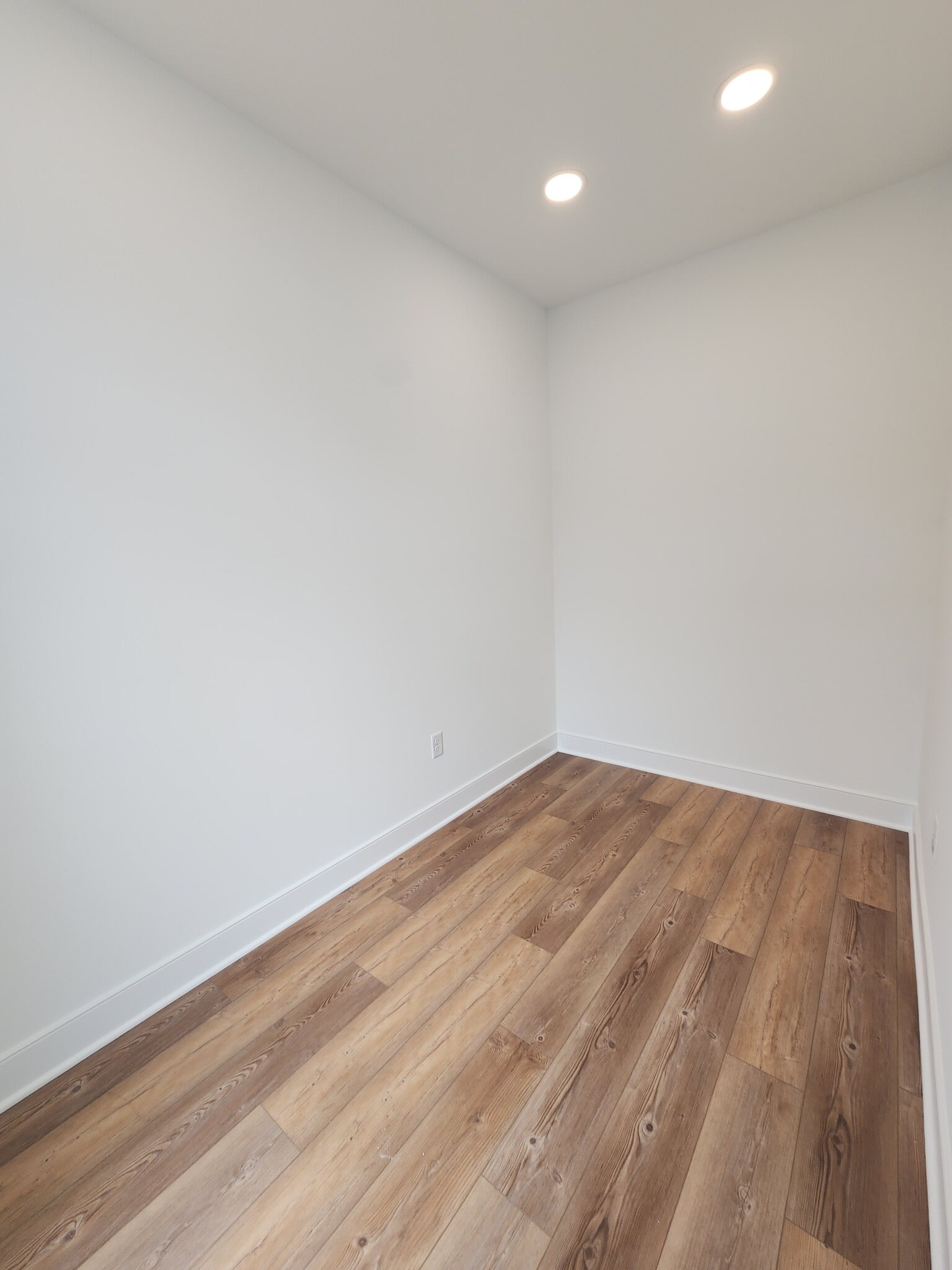 Building Photo - 120 Main St