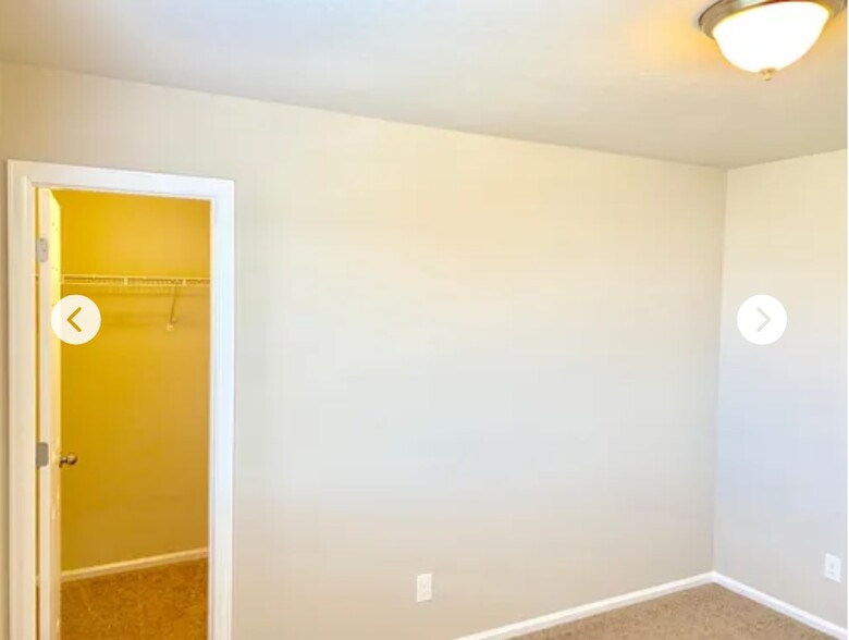 Building Photo - 11305 Mt Angel Hts