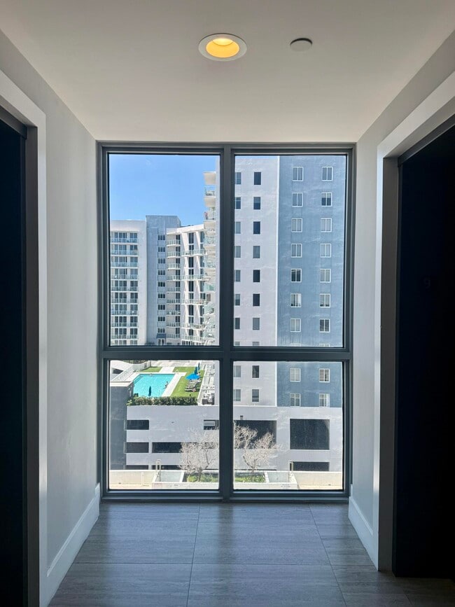 Building Photo - 140 S Dixie Hwy