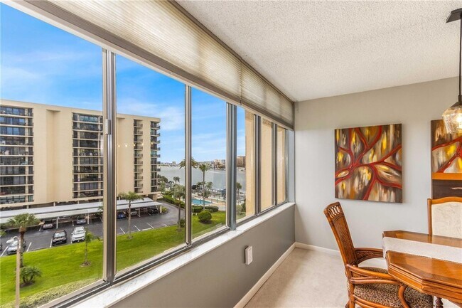 Building Photo - 700 Island Way