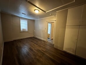 Building Photo - 23 S Dubuque St