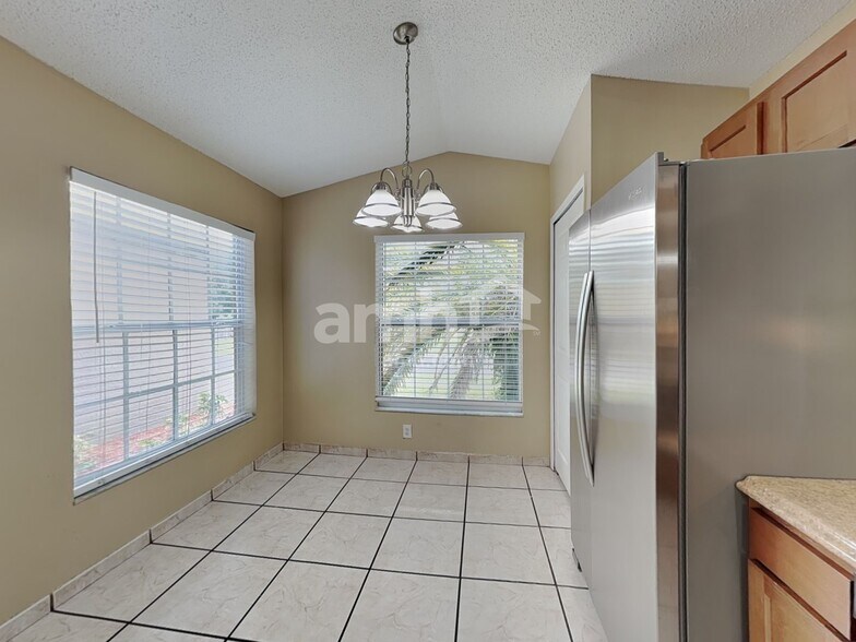 Building Photo - 4232 Pacifica Dr