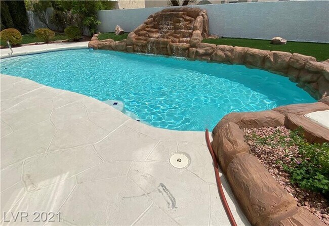 Building Photo - Beautifully Remodeled Home with Pool, RV Parking & 3-Car Garage!