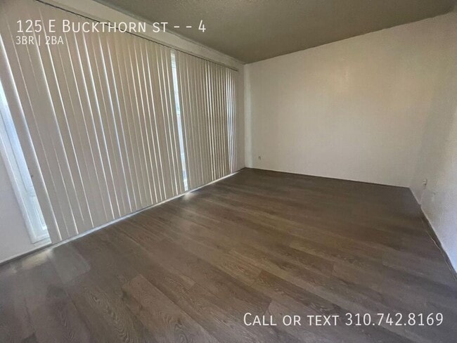 Building Photo - 125 E Buckthorn St