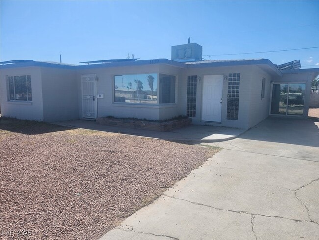 Primary Photo - 1109 H St