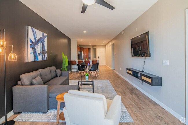 Building Photo - 1275 E University Dr