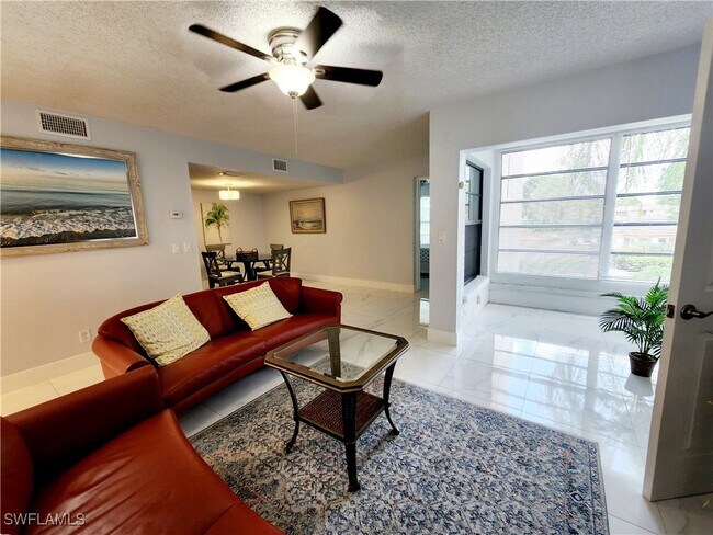 Building Photo - 3615 Boca Ciega Dr