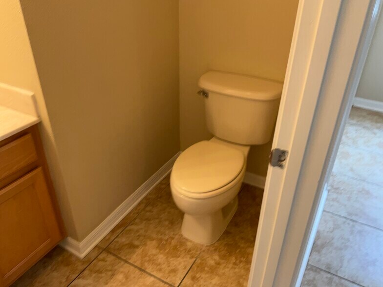 Building Photo - 15031 Skip Jack Loop