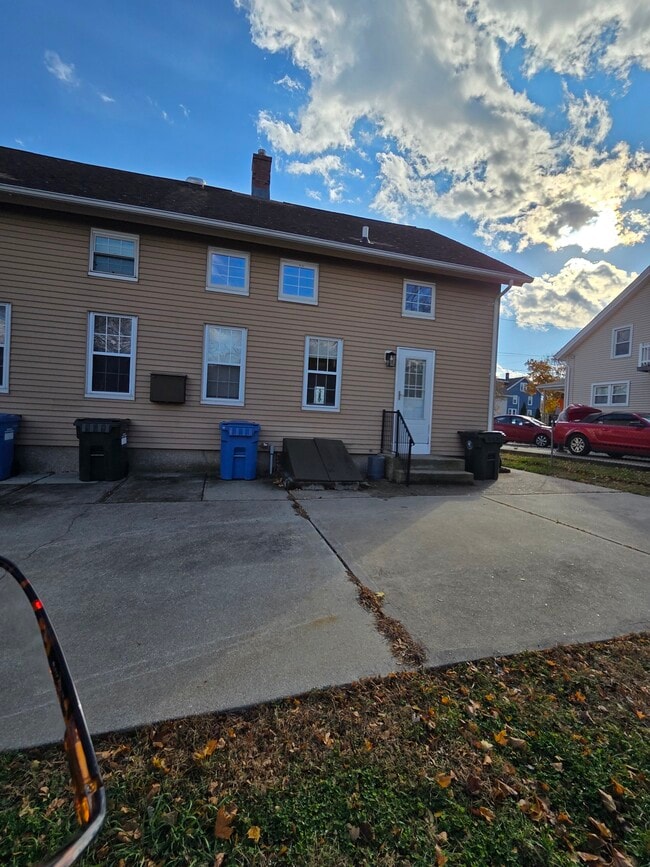 Building Photo - 12 S A St