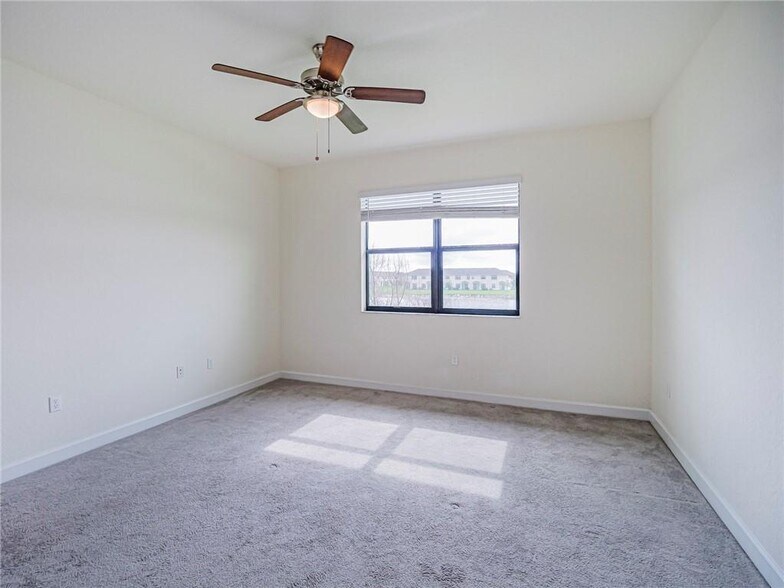 Building Photo - 10092 W Villa Cir