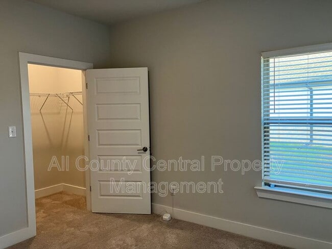 Building Photo - 132 Clift Farm Dr