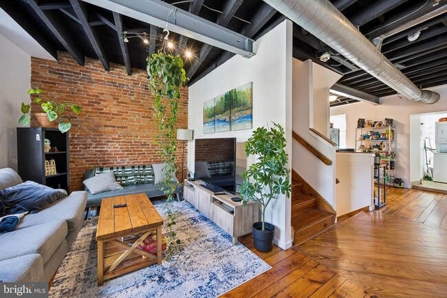 Building Photo - 115 Green Ln