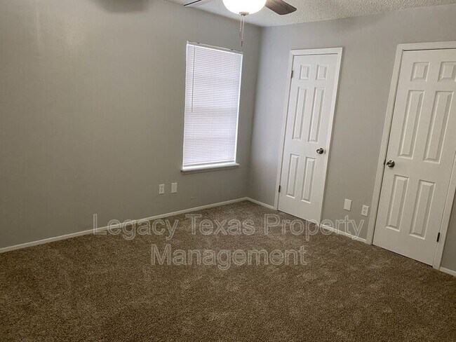 Building Photo - 1503 Nolan River Rd