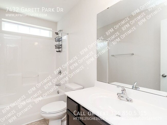 Building Photo - 7432 Garett Park Dr