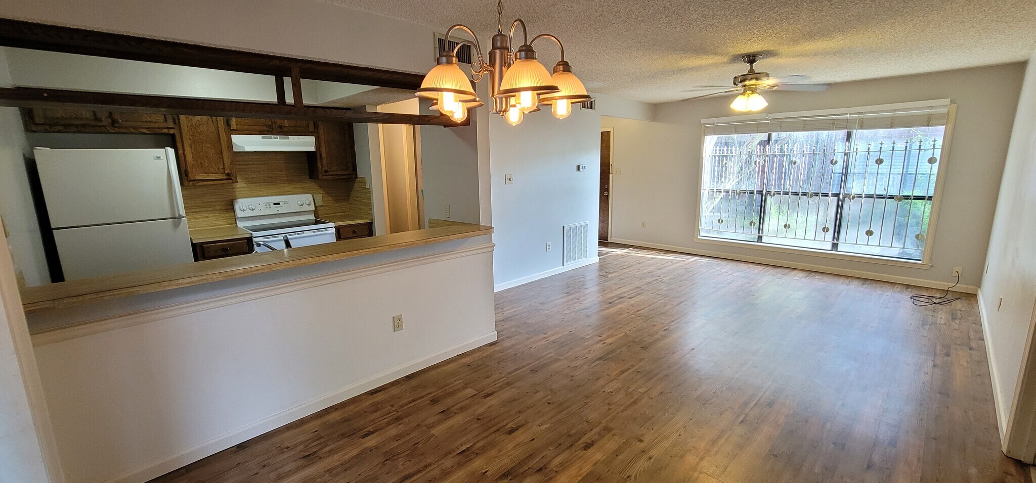 Dining Area/ Living Room/ Kitchen - 1748 Port Dr