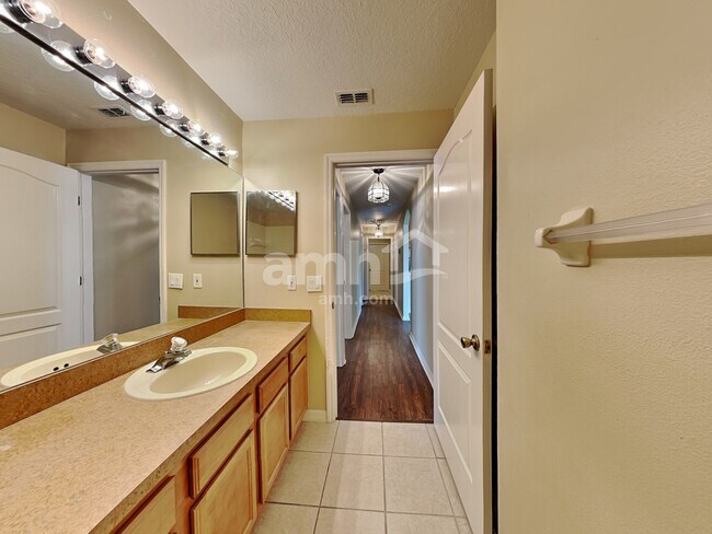 Building Photo - 11514 Pineloch Loop