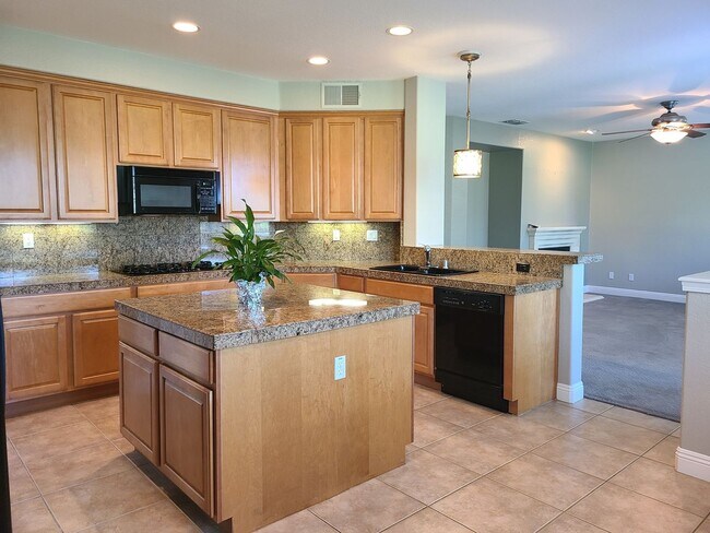 Building Photo - 4 Bdrm, 3 Bath on Empire Ranch Golf Course