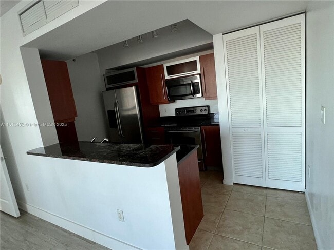 Building Photo - 7350 SW 89th St