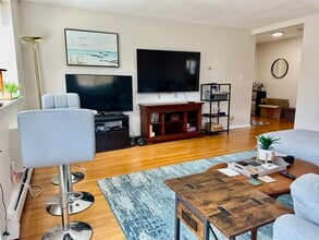 Building Photo - 85 Sutherland Rd