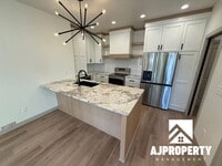 Building Photo - 8609 W Shoreline Pl