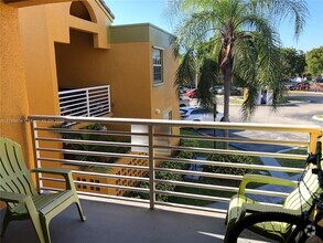Building Photo - 9711 Fontainebleau Blvd