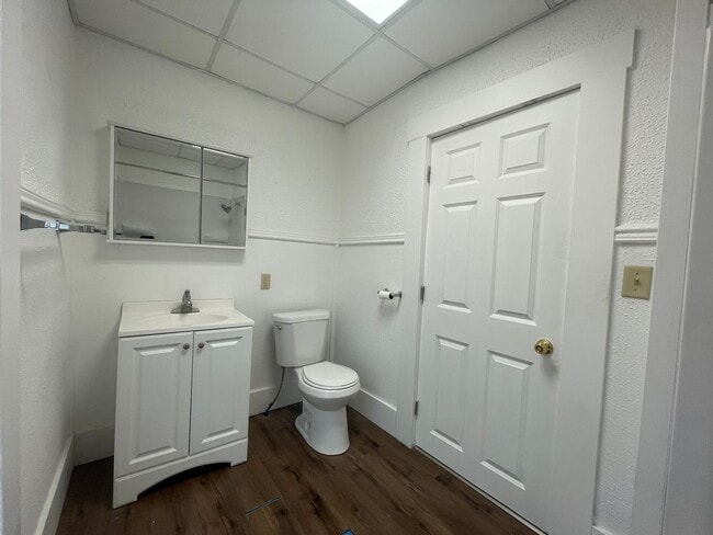 Building Photo - 2 Bedroom 1 Bathroom Home