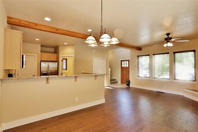 Building Photo - 20162 Merriewood Ln