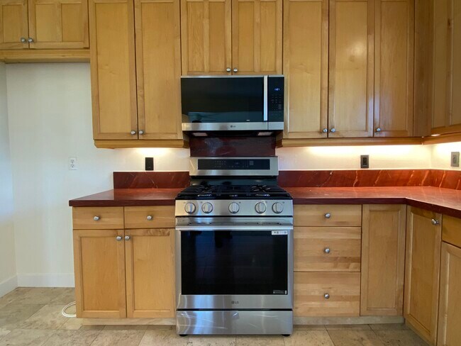 Building Photo - 3153 Sumatra Pl