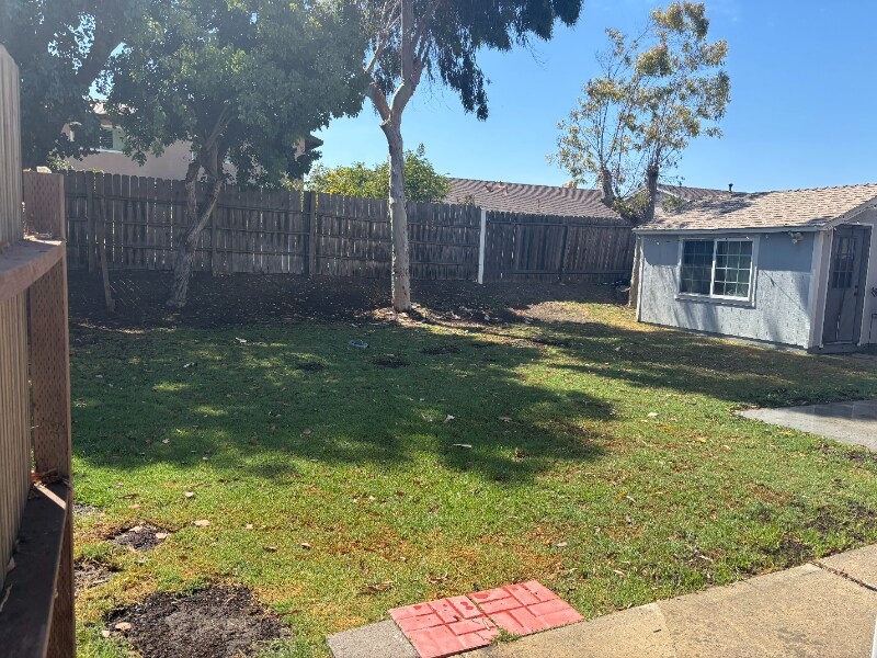 Building Photo - 15221 Polly Ave