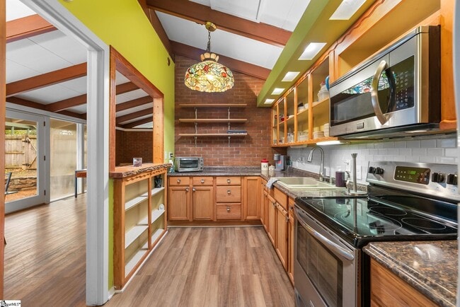 Building Photo - 103 Robinall Dr