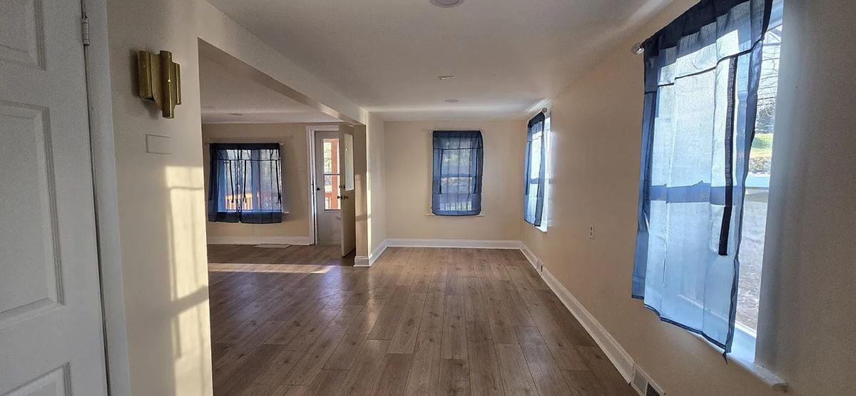 Building Photo - 3810 Golfview Dr